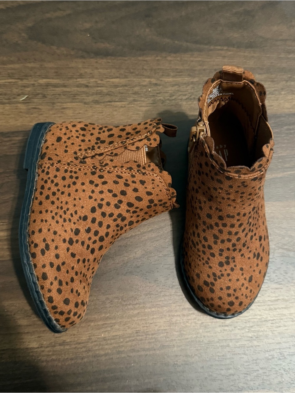 NWOT Girls gap booties